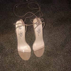 Nude miss Lola heels 👠